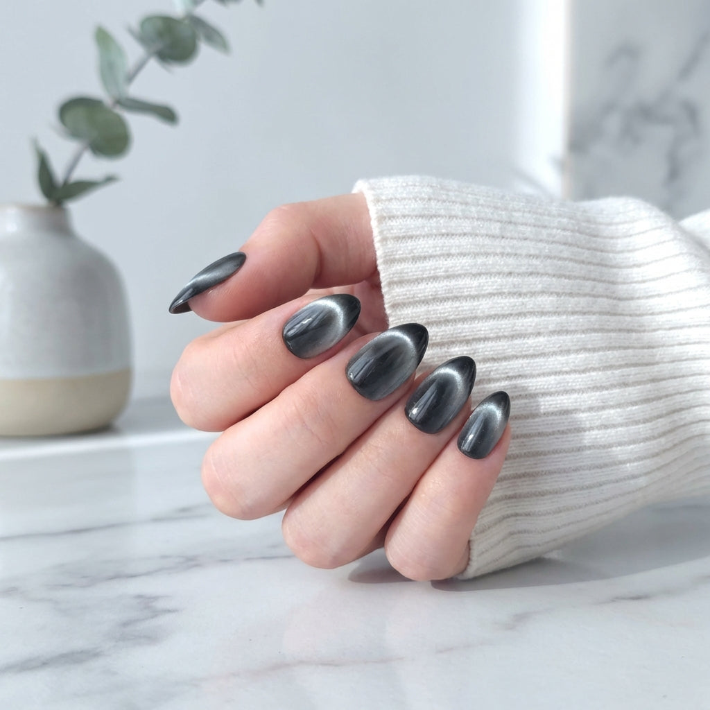 Confronto tra ricostruzione gel e unghie press on nails fatte a mano