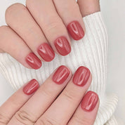 Mani con press on nails super corte rosso brillante