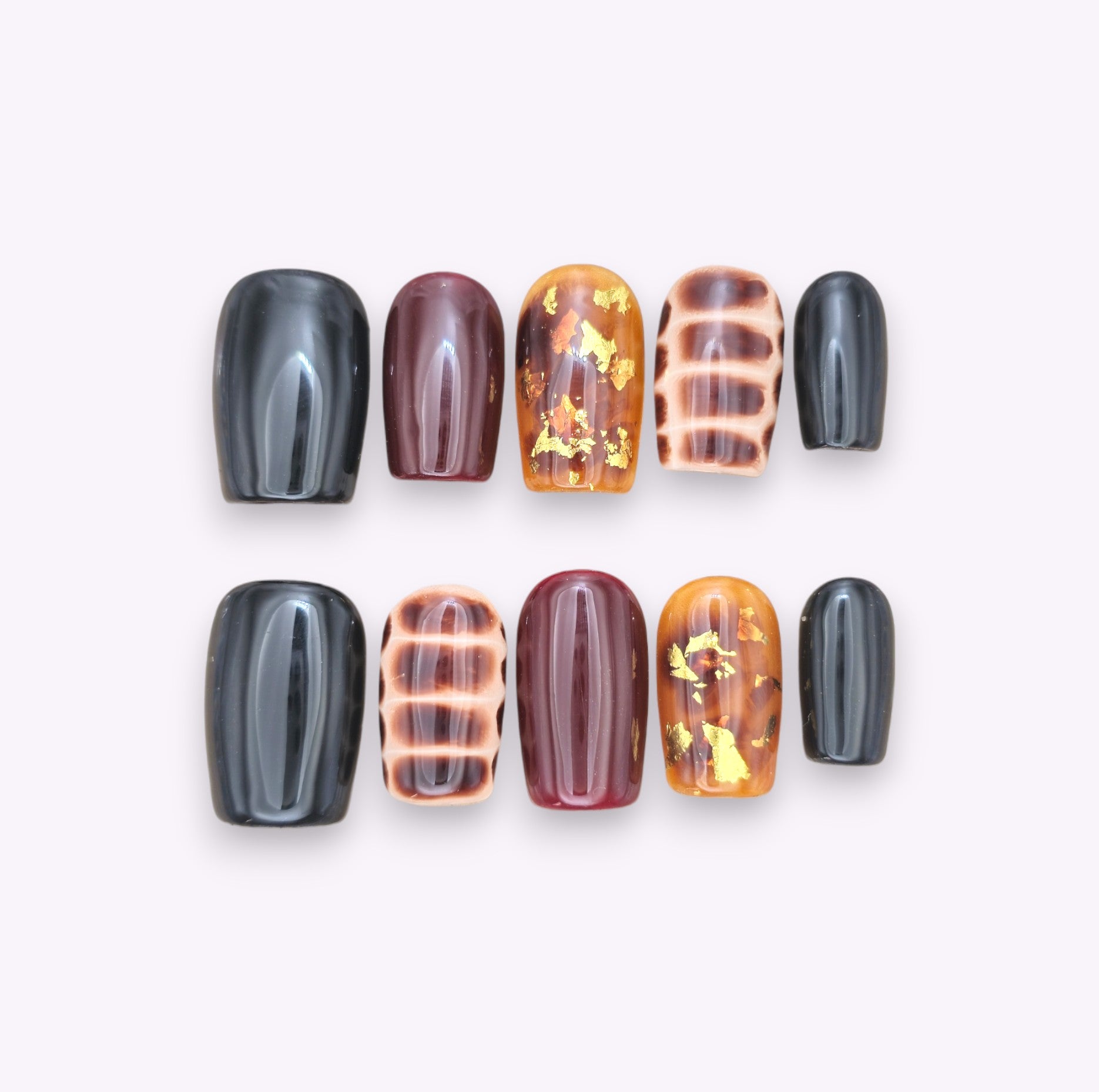 Press on nails marrone, caramello, nero con dettagli oro