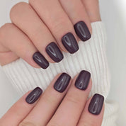 Unghie press on corte viola scuro